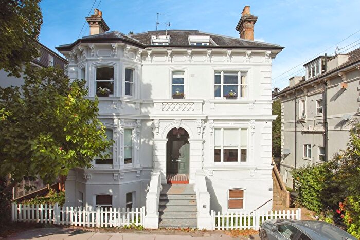 2 Bedroom Flat For Sale In Upper Grosvenor Road, Tunbridge Wells, Kent, TN1