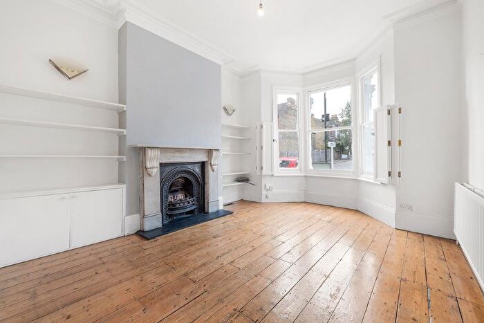1 Bedroom Flat For Sale In Brading Road, SW2