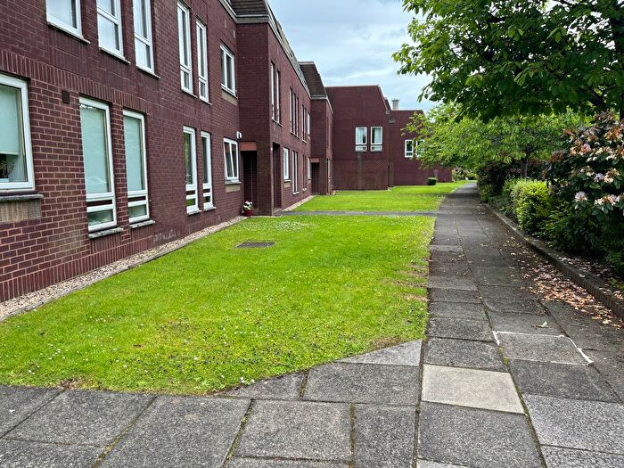 2 Bedroom Flat To Rent In Clarence Gardens, Glasgow, G11