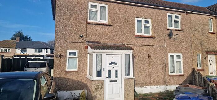 3 Bedroom Semi-detached House For Sale In Southey Walk, Tilbury, RM18