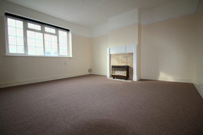 2 Bedroom Flat To Rent In Kingston Road, Ewell, KT19