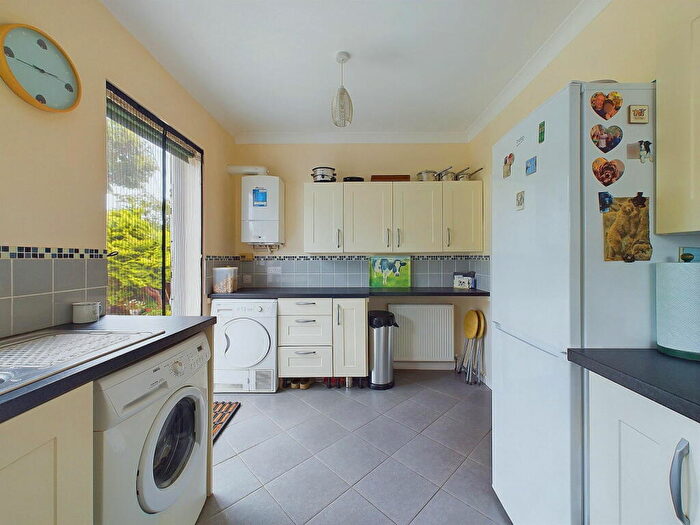 2 Bedroom Flat For Sale In Dover Road, West Worthing, West Sussex, BN11