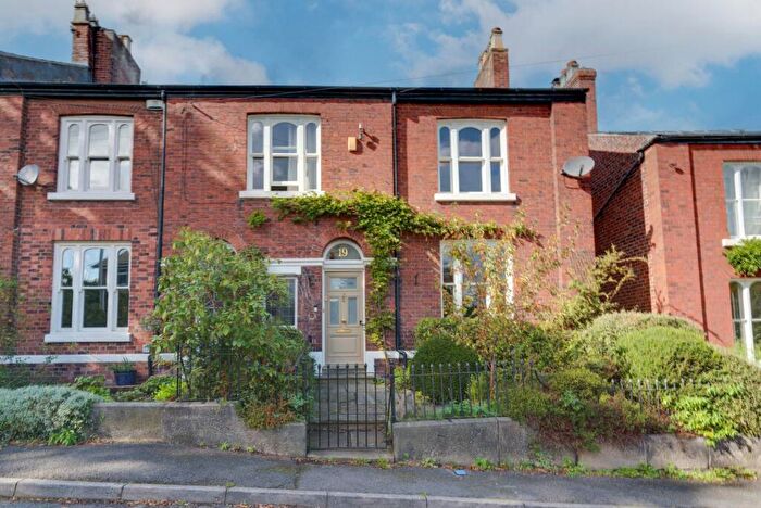 5 Bedroom Semi-Detached House For Sale In Howey Hill, Congleton, CW12