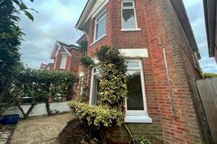 4 Bedroom House To Rent In Winton, BH9