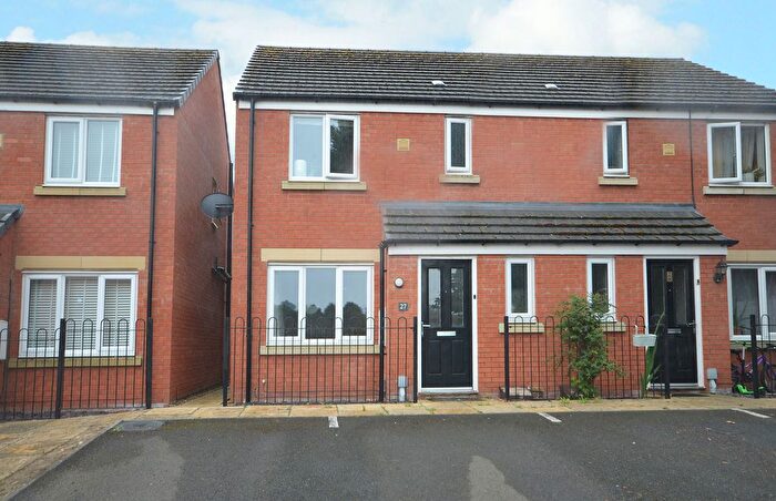 3 Bedroom Semi-Detached House To Rent In Willow Way, Raunds, Northamptonshire, NN9