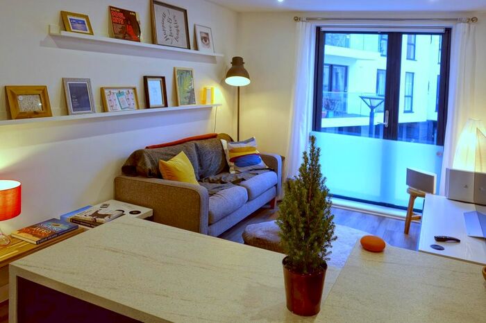 1 Bedroom Flat To Rent In Invicta, Bristol, BS1