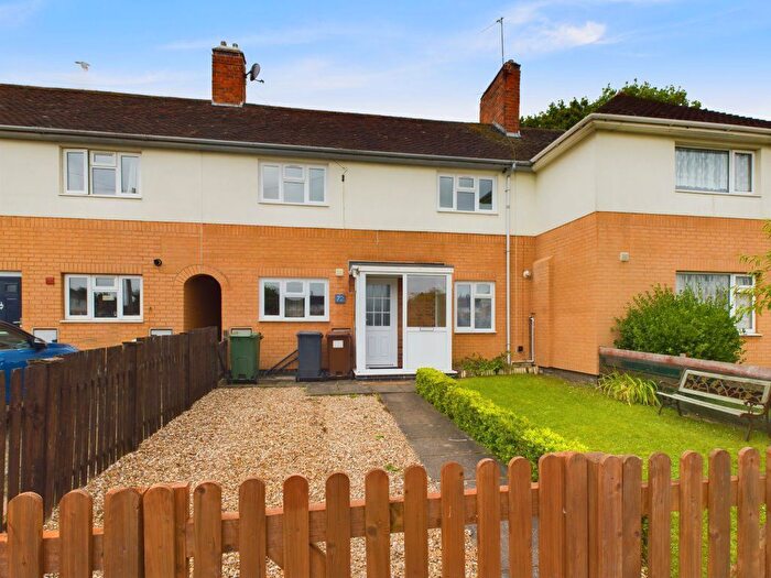 4 Bedroom Semi-Detached House To Rent In Manor Road, Loughborough, LE11