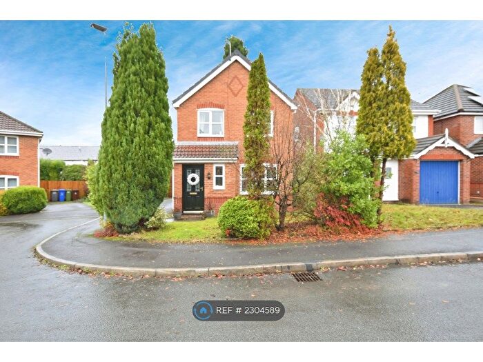 3 Bedroom Detached House To Rent In North Way, Hyde, SK14