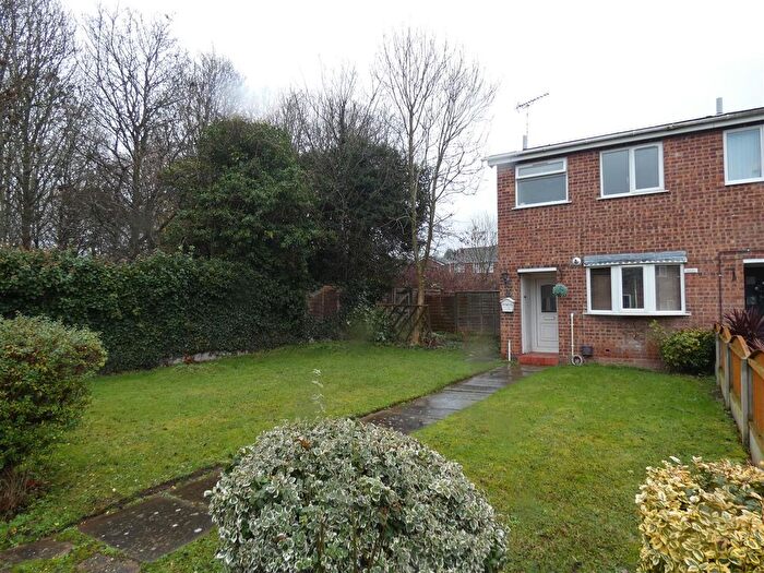 2 Bedroom Town House To Rent In Ascot Close, Burton-On-Trent, DE15