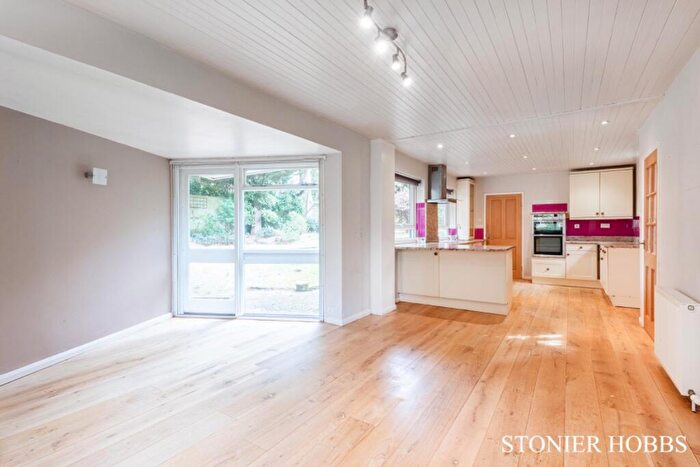 4 Bedroom Detached House For Sale In Woodlands Park, Bath, Somerset, BA1