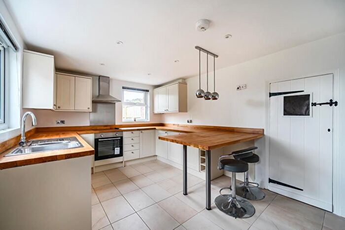2 Bedroom Cottage For Sale In Henley-On-Thames, Oxfordshire, RG9