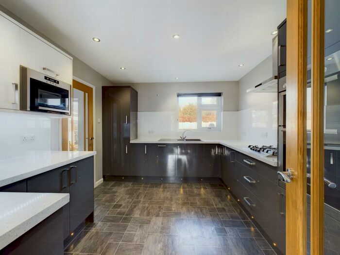 2 Bedroom Bungalow To Rent In Longlands Road, Carlisle, CA3