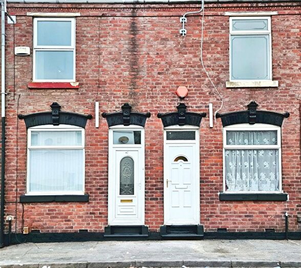 3 Bedroom Terraced House To Rent In Greswold Street, West Bromwich, West Midlands, B71