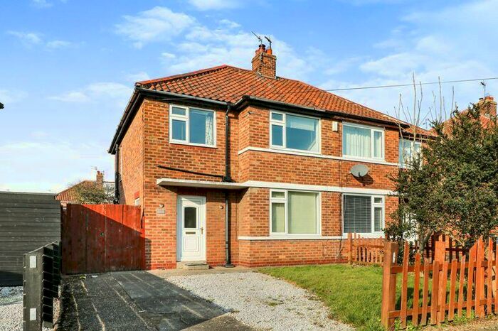 3 Bedroom Semi-Detached House To Rent In Rokeby Park, Hull, HU4