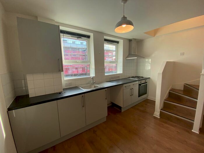 2 Bedroom Flat To Rent In Portswood Park, Portswood Road, Southampton, SO17