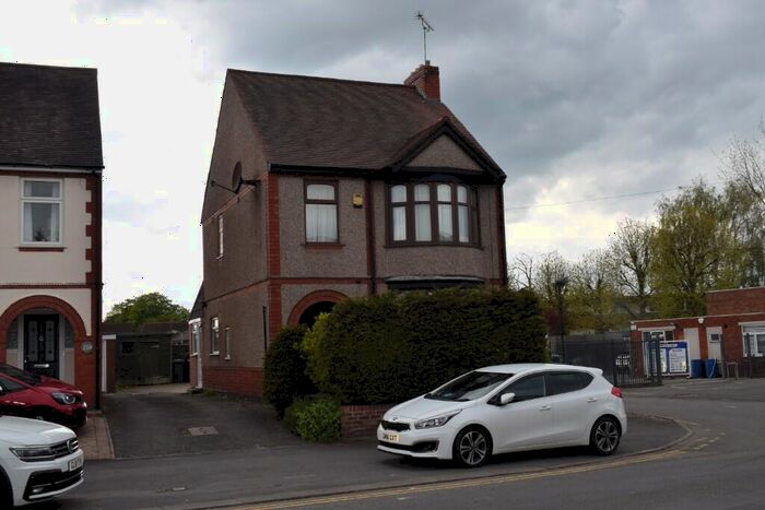 3 Bedroom Semi-Detached House To Rent In Attleborough Road, Nuneaton, Warwickshire, CV11