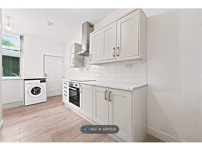 2 Bedroom Terraced House To Rent In Bury Road, Rochdale, OL11