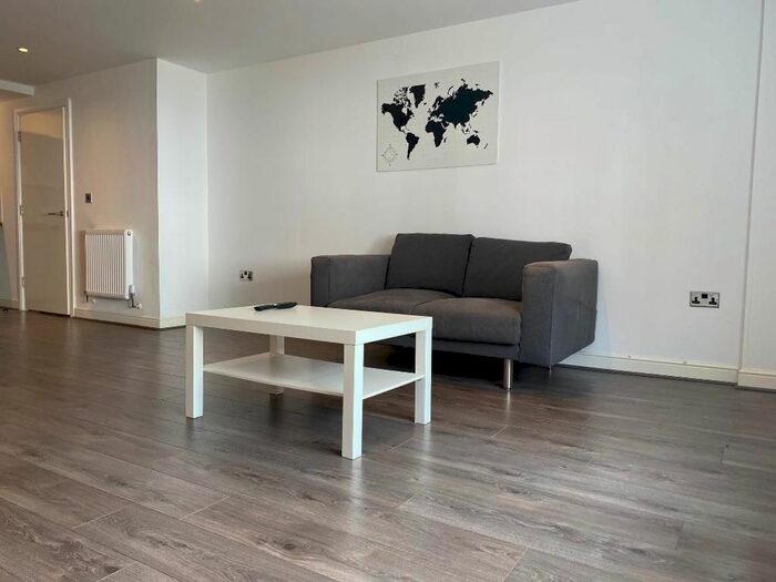 1 Bedroom Flat To Rent In High Street, Runcorn, WA7