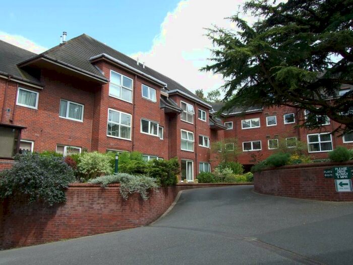 2 Bedroom Flat To Rent In Chartcombe, - Canford Cliffs Road, BH13