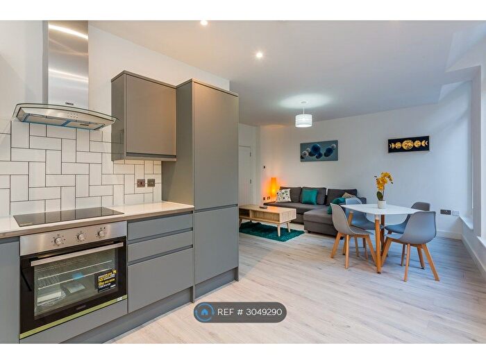 2 Bedroom Flat To Rent In Suffolk House, Hull, HU1
