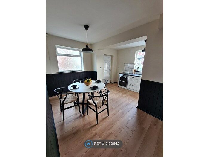 2 Bedroom Semi-Detached House To Rent In Waterloo Street, Ashton-Under-Lyne, OL6
