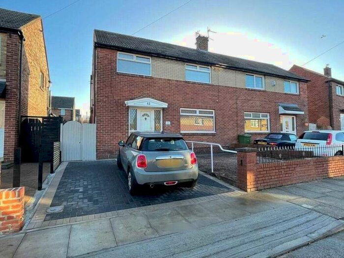 3 Bedroom Semi-Detached House To Rent In Keats Avenue, Boldon, NE35