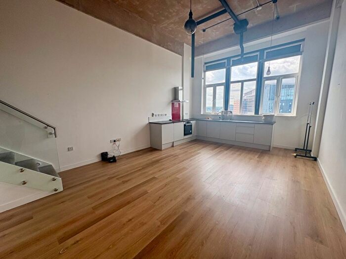 1 Bedroom Flat To Rent In West Bromwich, B70