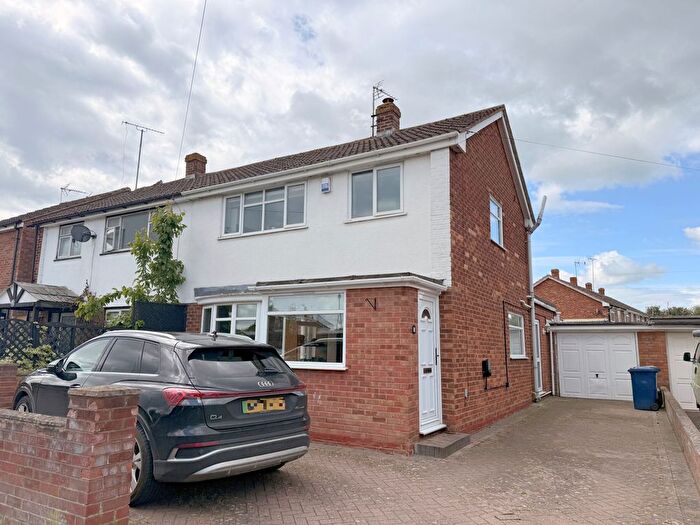 3 Bedroom Semi Detached House For Sale In Kingston Road, Northway, Tewkesbury, GL20