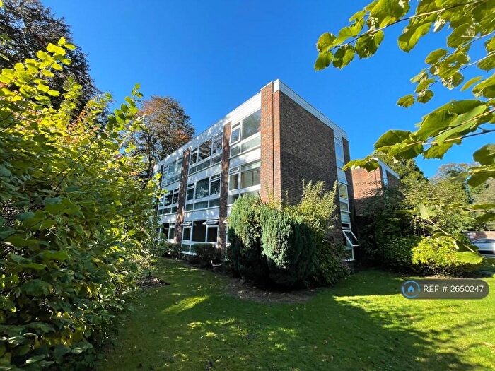 2 Bedroom Flat To Rent In Shaw Close, Ottershaw, Chertsey, KT16