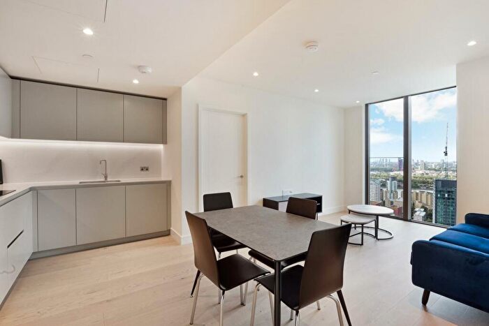 2 Bedroom Apartment To Rent In Harcourt Tower, South Quay Plaza, Canary Wharf, E14