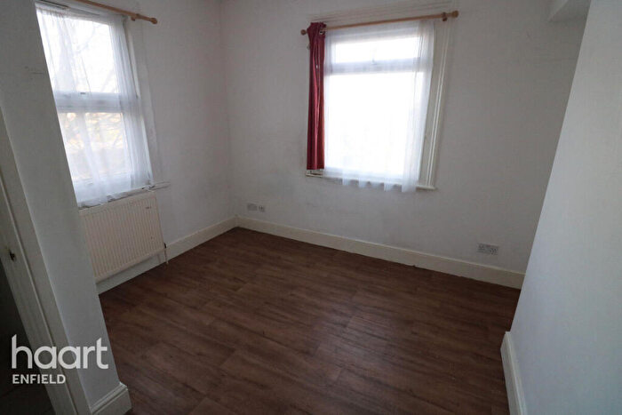 1 Bedroom Semi-Detached House To Rent In Walton Road, Hoddesdon, EN11