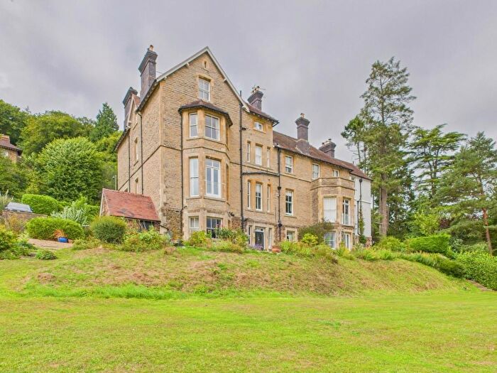 2 Bedroom Flat For Sale In Wells Road, Malvern, WR14