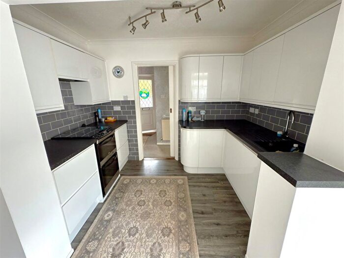 2 Bedroom Detached Bungalow For Sale In Whitton Close, Oulton Broad, Lowestoft, Suffolk, NR33