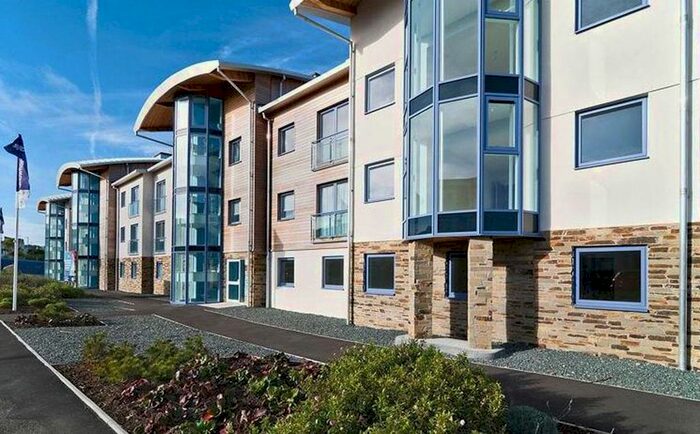 2 Bedroom Flat To Rent In Pentire Avenue, Newquay, TR7