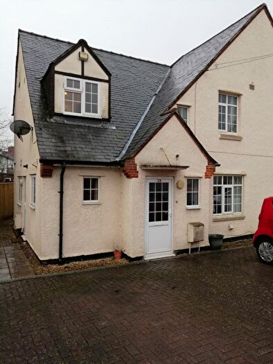 2 Bedroom Flat To Rent In Swinburne Road, Cowley, Oxford, OX4