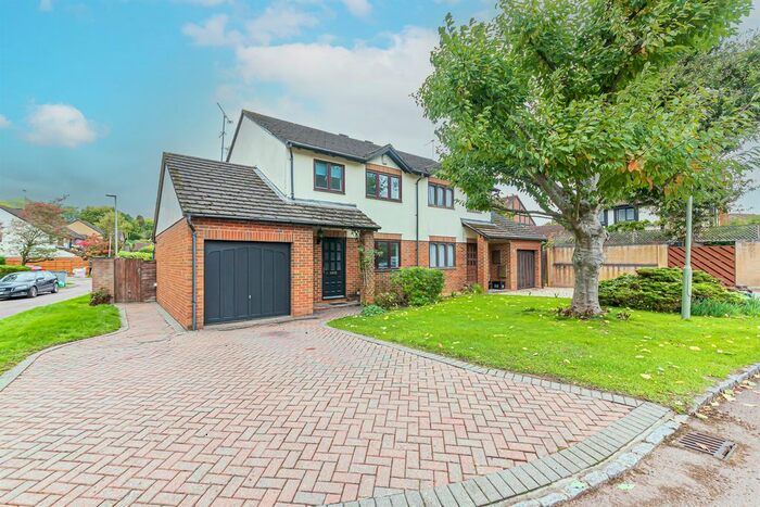 3 Bedroom Semi-Detached House To Rent In Hornbeam Close, Wokingham, RG41