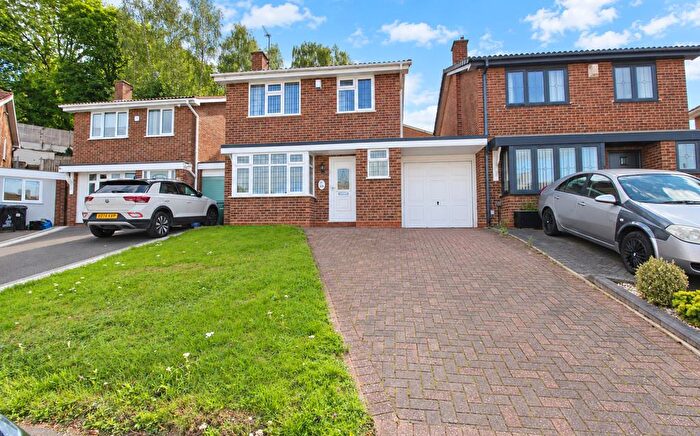 3 Bedroom Detached House For Sale In Baxter Road, Brierley Hill, DY5