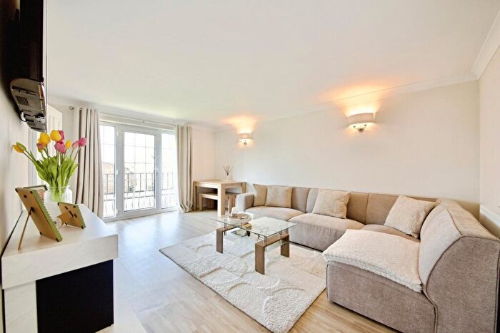 2 Bedroom Flat For Sale In Crofton Way, Enfield, EN2