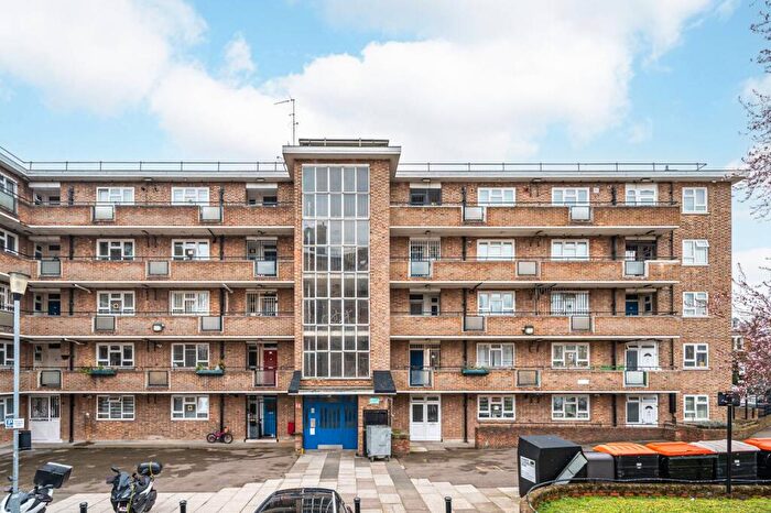 2 Bedroom Flat To Rent In Queens Drive, Highbury, London, N4