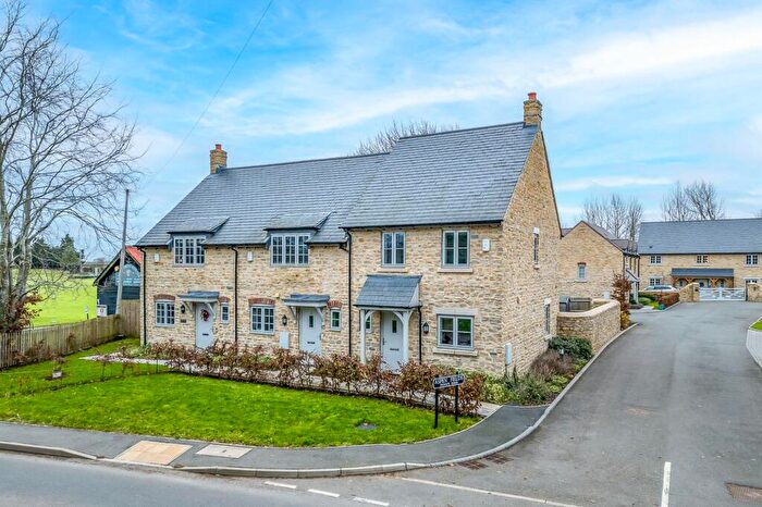 2 Bedroom End Of Terrace House For Sale In Aspen Fields, Little Kineton, CV35