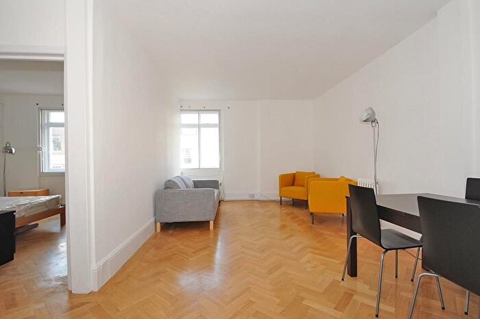 1 Bedroom Flat To Rent In Gloucester Terrace, Hyde Park, W2