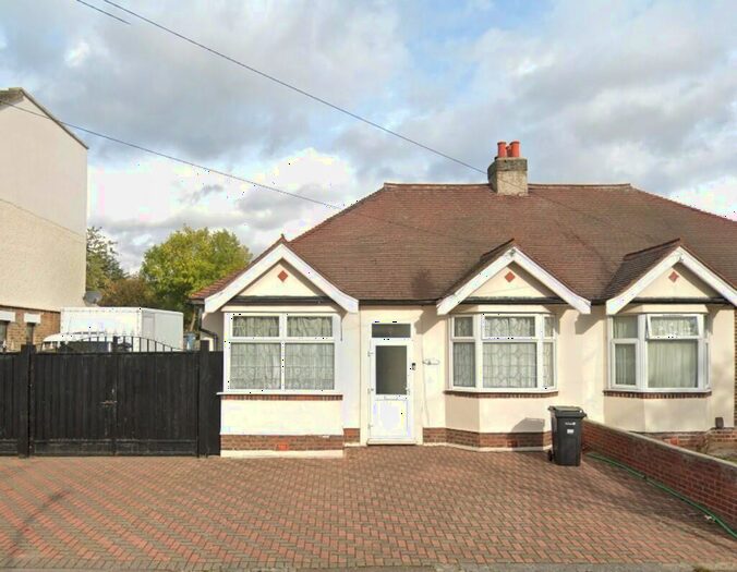 5 Bedroom Semi-Detached Bungalow To Rent In Epsom Road, Ilford, IG3