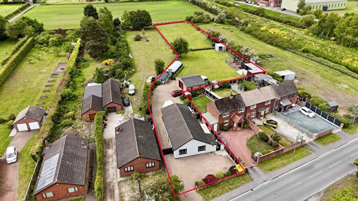 3 Bedroom Detached Bungalow For Sale In Sandtoft Road, Belton, DN9
