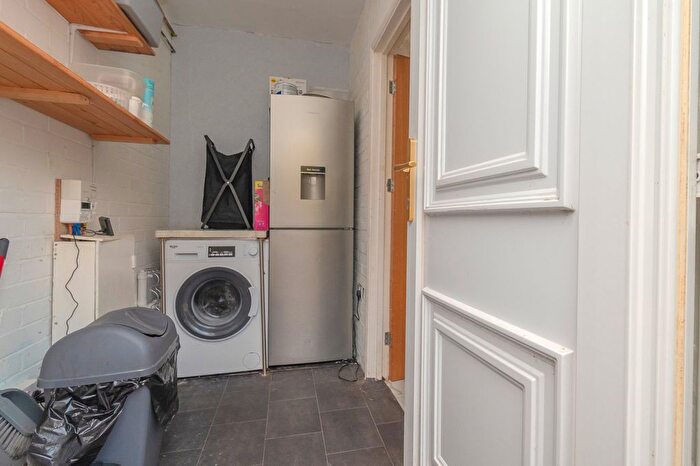 2 Bedroom End Terrace House For Sale In George Gurr Crescent, Folkestone, CT19