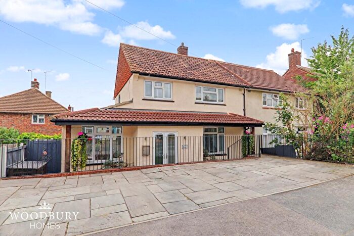 3 Bedroom Semi-Detached House For Sale In Barrington Road, Loughton, IG10