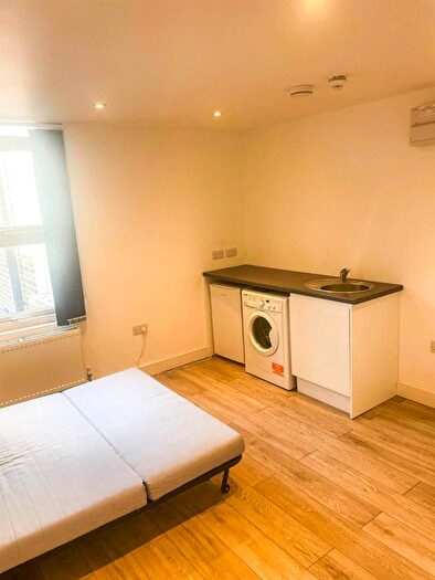 Studio To Rent In Hilcrest Road, London, W3