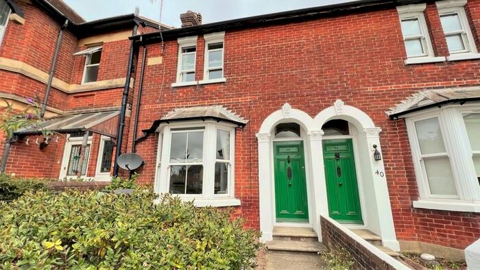 2 Bedroom Semi-Detached House To Rent In Station Road, Petersfield, GU32