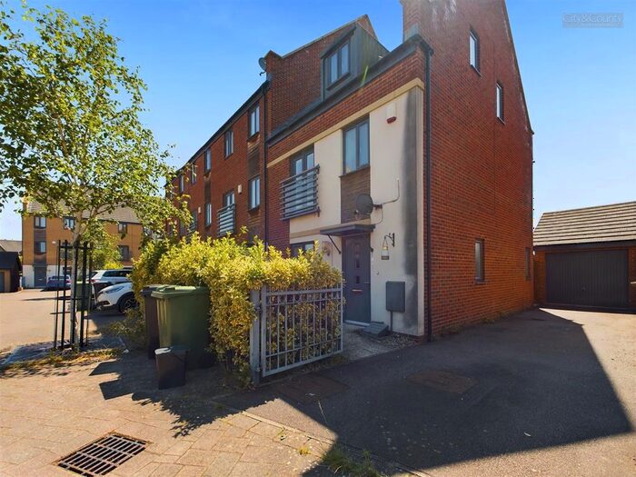 3 Bedroom Semi-Detached House To Rent In Bayleaf Avenue, Hampton Vale, Peterborough, PE7