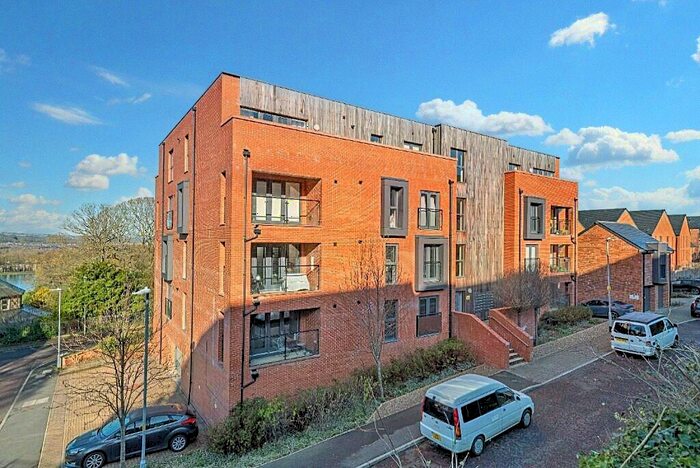 2 Bedroom Flat To Rent In Park View Avenue, Low Fell, Gateshead, NE9