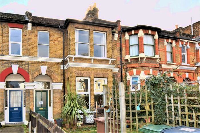 2 Bedroom Flat To Rent In Wallwood Road, London, E11